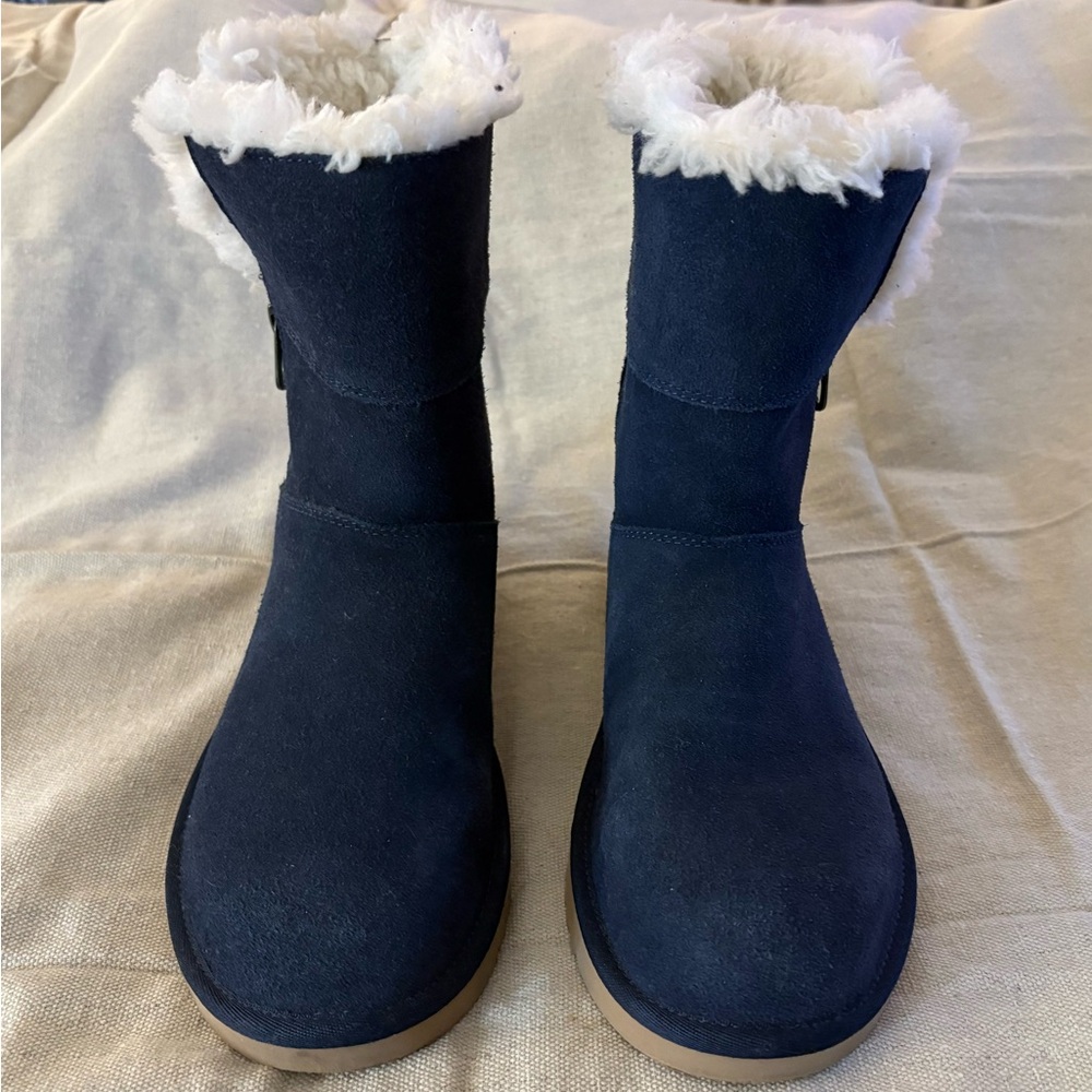 Kollaburra by ugg womens navy blue boots size 9 like new
